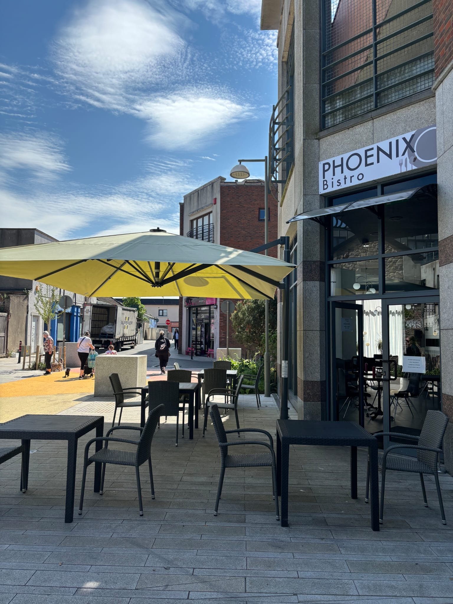 Phoenix Bistro exterior